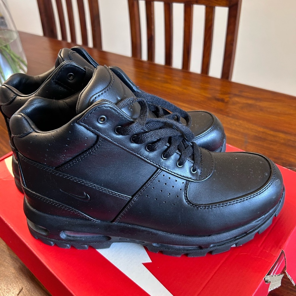 Nike Men's Air Max Goadome Black Athletic Shoes